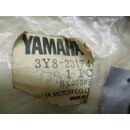 D153 Yamaha SR 250 80-82 Geweih 3Y8-23174-00 Halter...